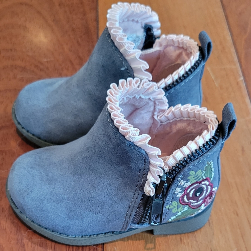 Size 4 Toddler Gray Boots